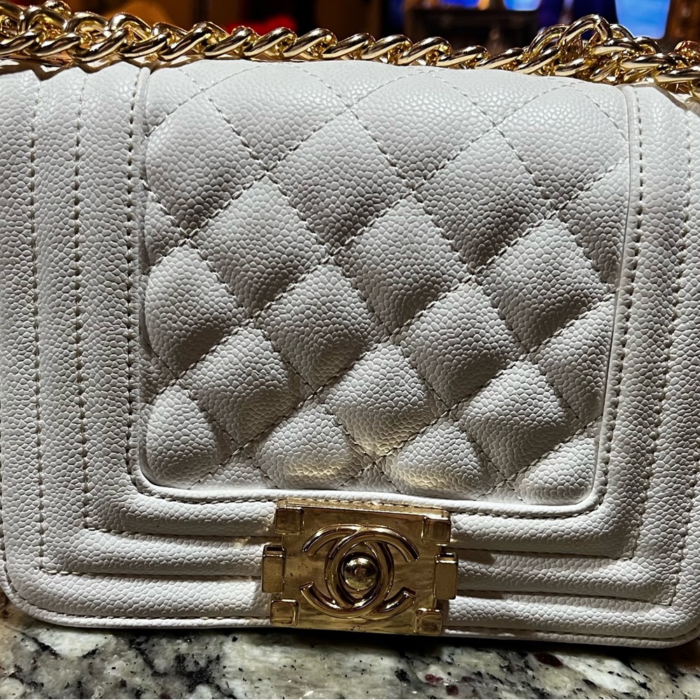 Estate Sale* not sure if Chanel label is authentic